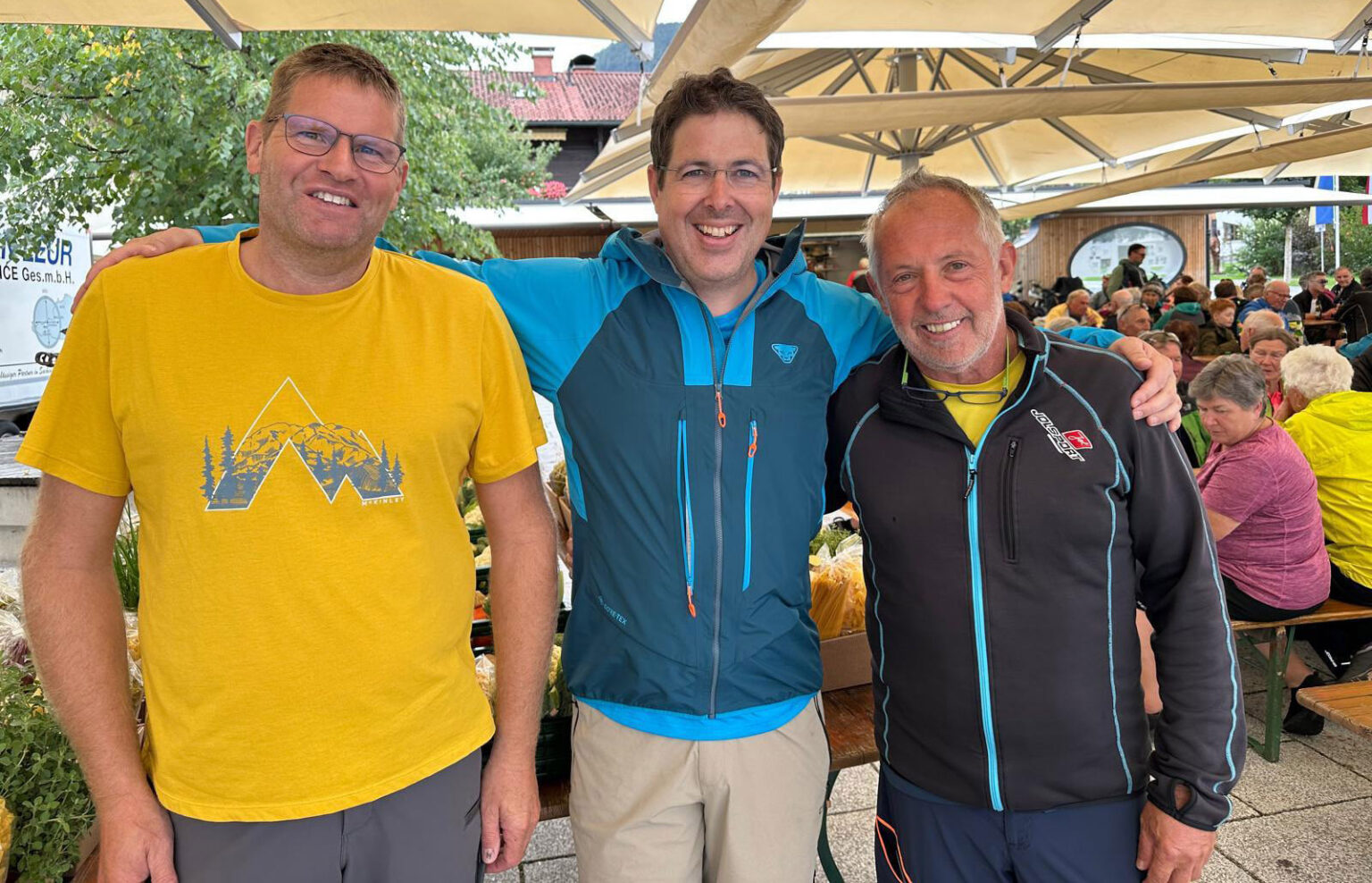 V. l.: Vize-Bgm. Martin Gschwentner (Schwoich), Ing. Andreas Egger (Bauamtsleiter Kirchbichl) und Gemeindevorstand Sepp Lintner (Bad Häring) konnten nach der Zieleinfahrt in Bad Häring eine positive Veranstaltungsbilanz ziehen. Foto: Orga-Team